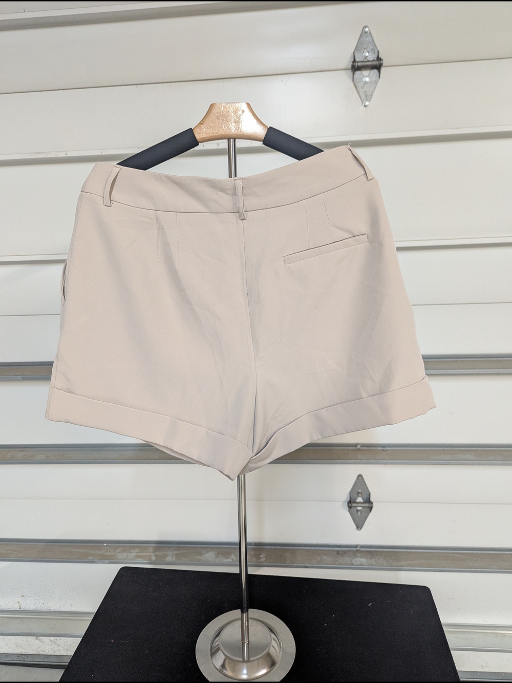 Black Tape_ Cream High-Waist Pleated Bermuda Shorts - Picture 4 of 4